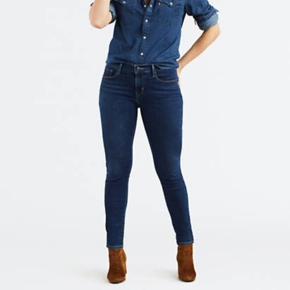 Levi's dark wash jeans size 1 S/C